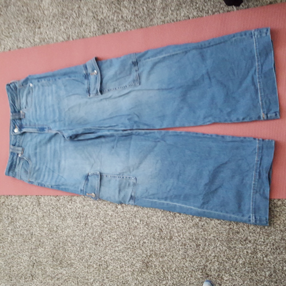 American Eagle super high rise baggy wide leg jeans size 8